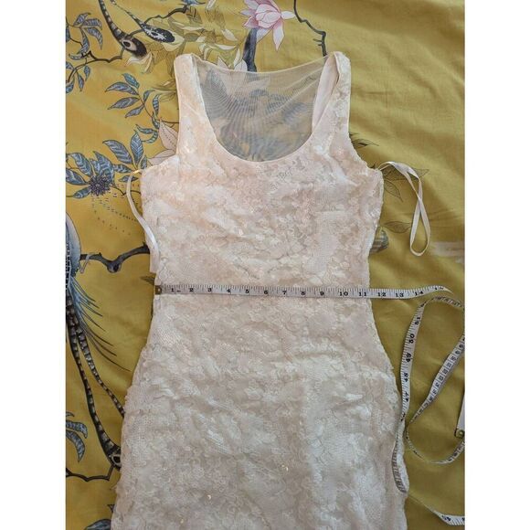 Allen Schwartz Prive Women’s 2XS XXS White Lace sequin Open Back Mini Dress - Picture 9 of 9